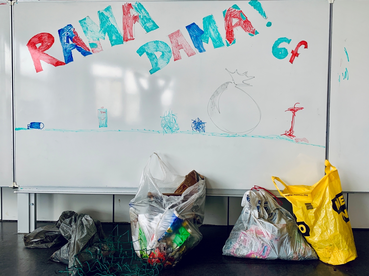 Gesammelter Müll der Klasse 6F