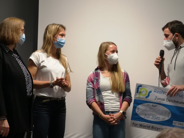 Weltrekordhalter Jonas Deichmann an der Realschule Puchheim