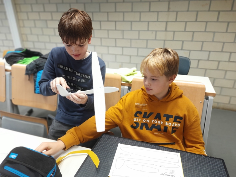 Wahlkurs „Modellbau Fliegen“